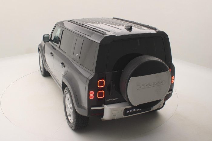 Land Rover Defender 110 D250 SE AWD AUT REZERVACE 3.0 d SE