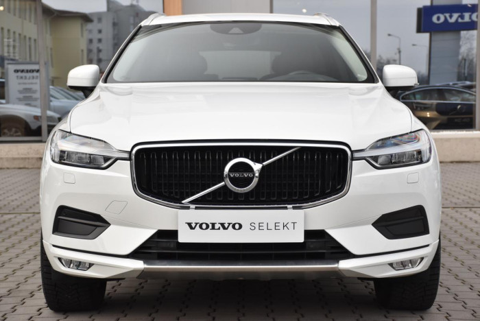 Volvo XC60 B5 AWD MOMENTUM REZERVACE 2.0 Momentum