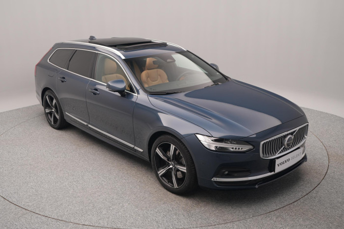 Volvo V90 B6 AWD ULTIMATE REZERVACE