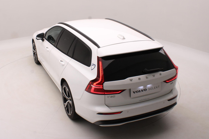 Volvo V60 B4 DARK PLUS AUT REZERVACE