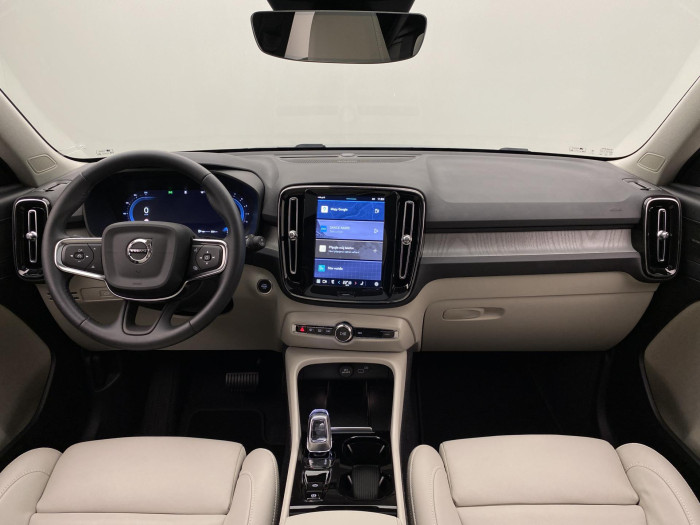 Volvo XC40 B4 DARK ULTRA AUT CZ