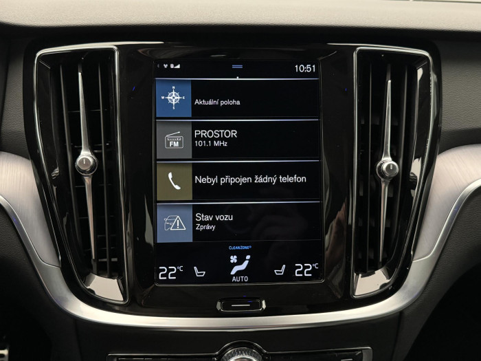 Volvo V60 B4 MOMENTUM PRO AUT CZ 1.maj. 2.0 Momentum