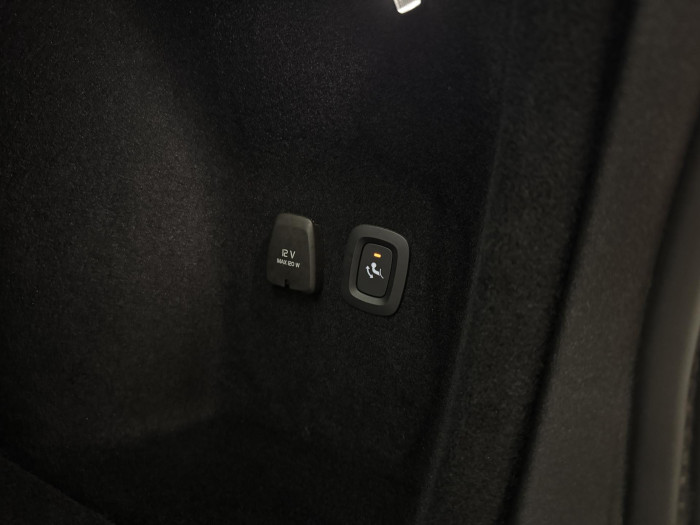 Volvo V60 B4 MOMENTUM POLESTAR REZERVACE 2.0 Momentum