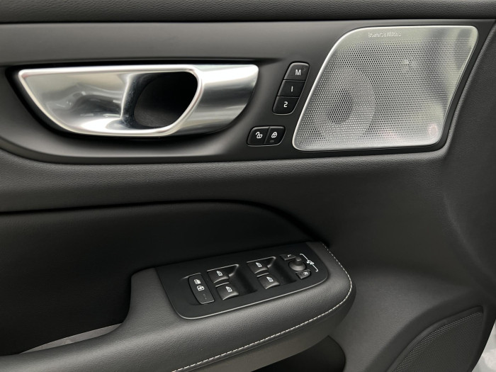 Volvo V60 T6 AWD RECHARGE ULTRA BRIGHT