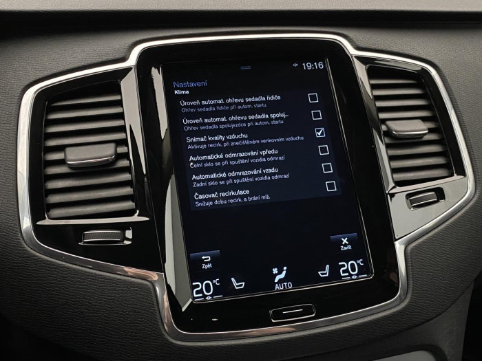 Volvo XC90 D5 AWD MOMENTUM AUT REZERVACE 2.0 d Momentum