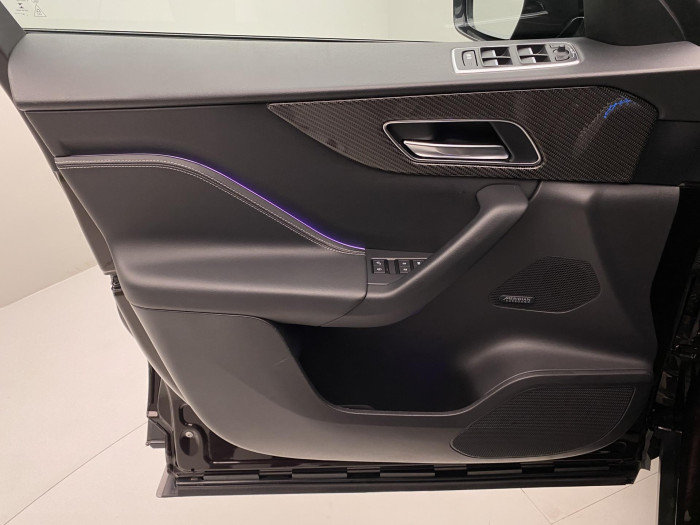 Jaguar F-Pace 5.0 V8 SVR AWD REZERVACE 5.0 V8