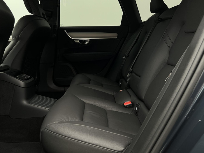 Volvo V90 T6 AWD RECHARGE CORE AUT 1.maj