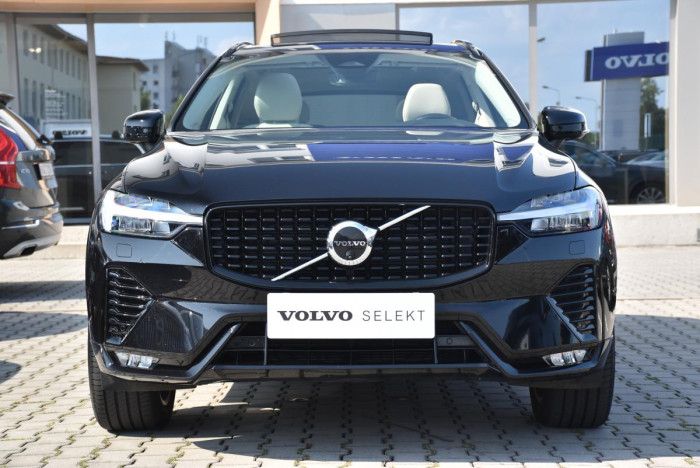 Volvo XC60 B4 AWD ULTIMATE REZERVACE