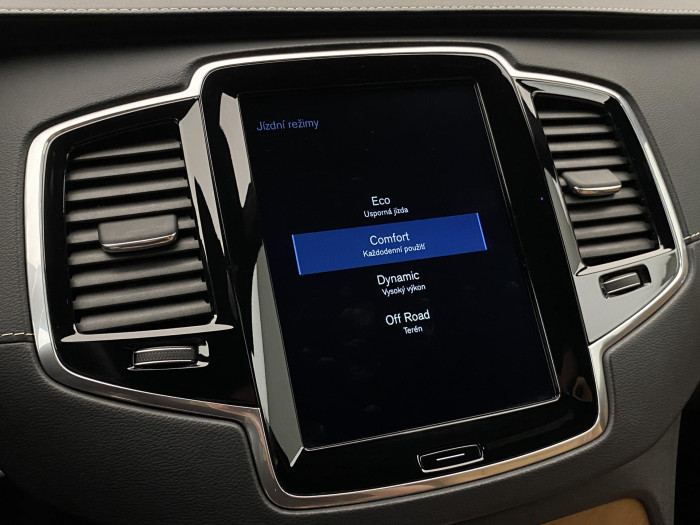 Volvo XC90 B5 AWD INSCRIPTION AUT CZ