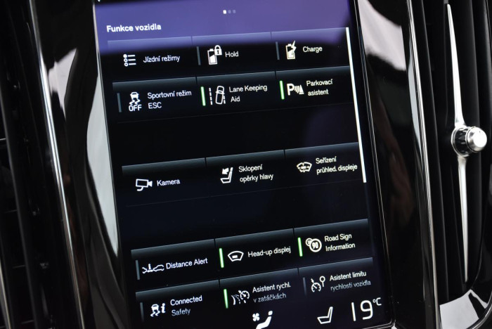 Volvo V60 T6 AWD RECHARGE REZERVACE