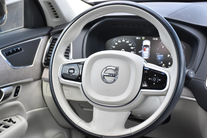 Volvo XC90 B5 AWD INSCRIPTION REZERVACE