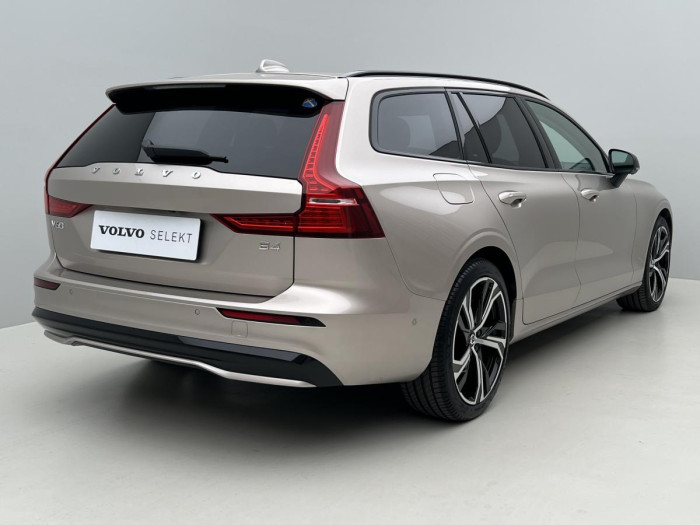 Volvo V60 B4 DARK PLUS AUT 1.maj.