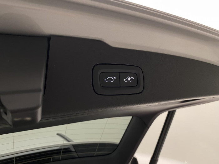 Volvo V60 B3 MOMENTUM AUT REZERVACE 2.0 Momentum