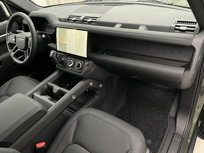 Land Rover Defender 110 D250 X-DYNAMIC SE AWD Aut 3.0 d Dynamic SE