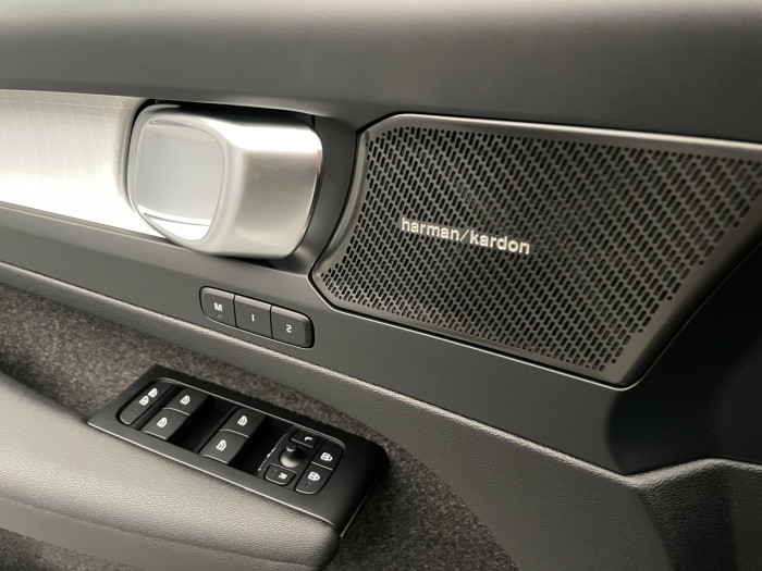 Volvo XC40 B3 AUT DARK ULTRA