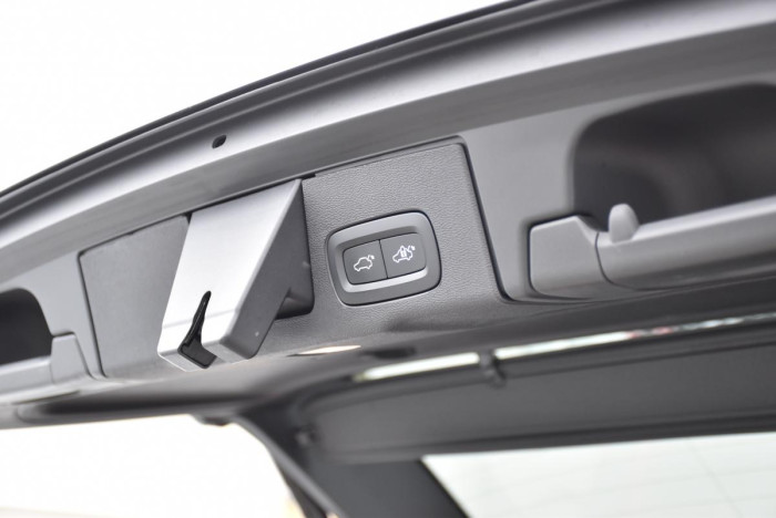 Volvo XC60 B4 AWD DARK PLUS REZERVACE 2.0 Plus