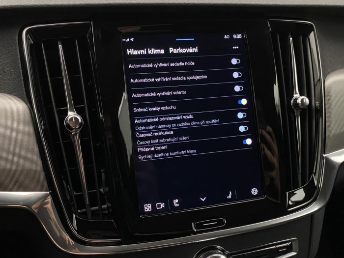 Volvo V90 CC B4 AWD CORE AUT REZERVACE 2.0 CC CC