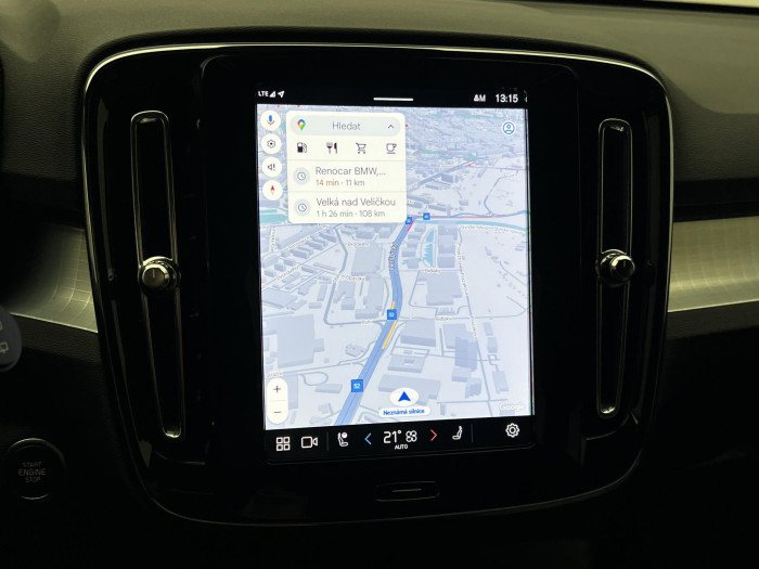 Volvo XC40 B3 PLUS DARK AUT CZ