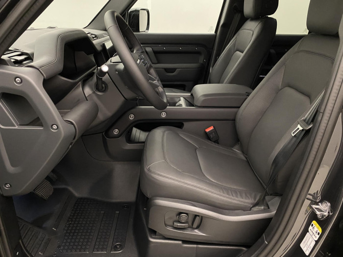 Land Rover Defender 110 D300 X-DYNAMIC HSE AWD AUT 3.0 d Dynamic