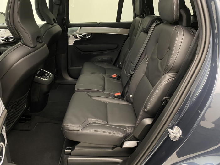 Volvo XC90 B5 AWD BLACK EDITION ULTRA 7 2.0 Edition