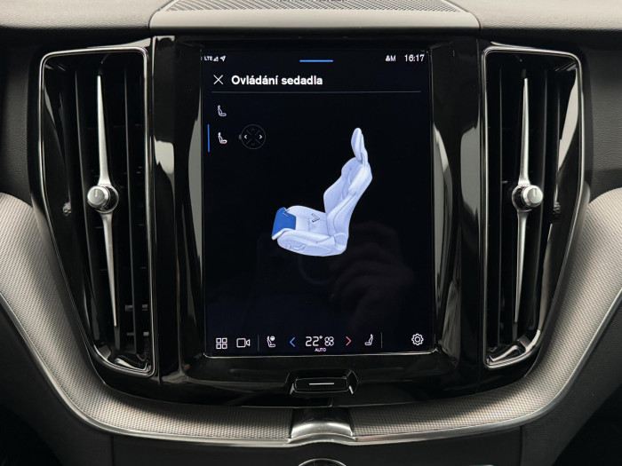 Volvo XC60 B4 AWD PLUS DARK AUT