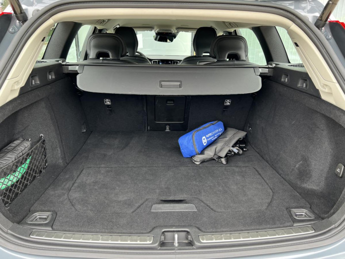 Volvo V60 CROSS COUNTRY B4 AWD Aut 1.maj