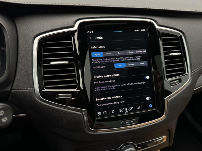 Volvo XC90 T8 AWD RECHARGE REZERVACE