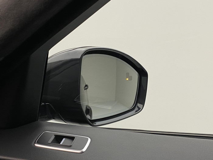 Jaguar F-Pace 5.0 V8 SVR AWD REZERVACE 5.0 V8