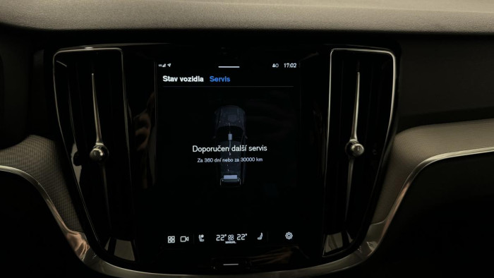 Volvo V60 CROSS COUNTRY REZERVACE