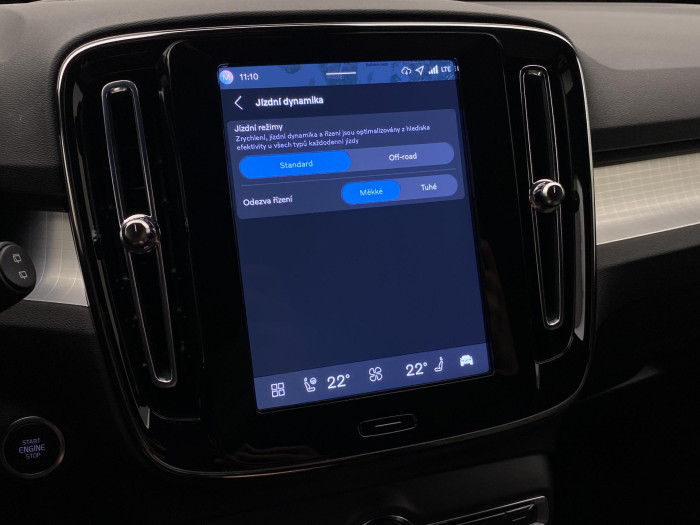 Volvo XC40 B3 DARK PLUS REZERVACE