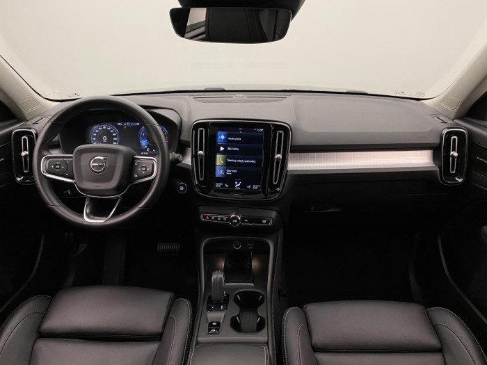 Volvo XC40 T5 AWD MOMENTUM REZERVACE 2.0 Momentum