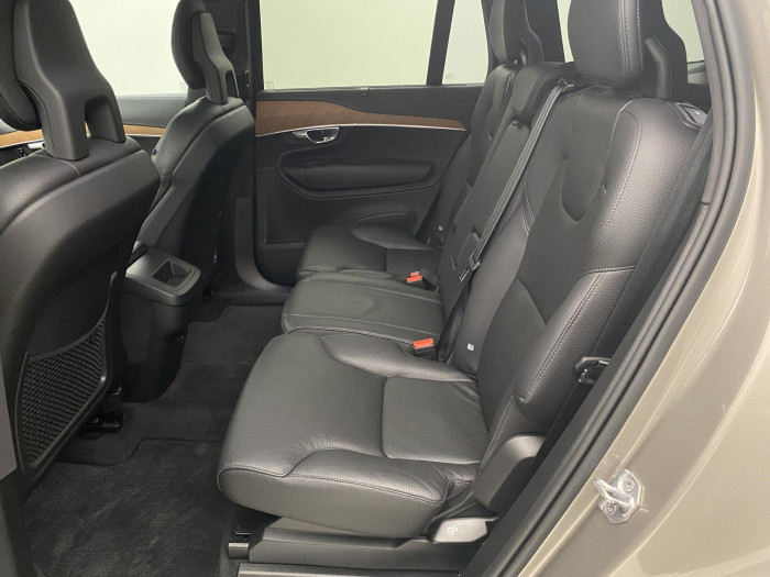 Volvo XC90 B5 AWD INSCRIPTION AUT CZ 7m