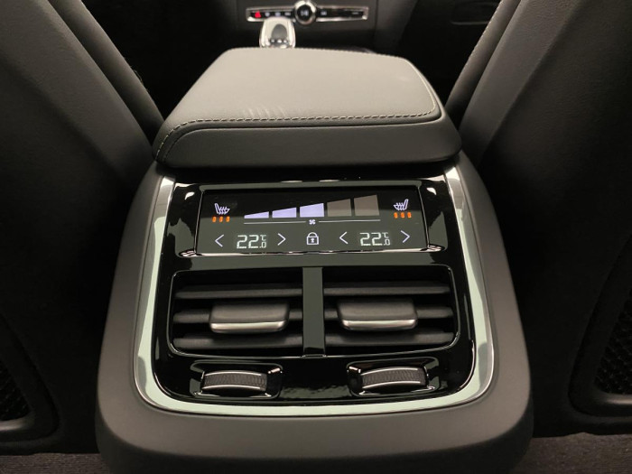 Volvo XC60 B4 AWD AUT DARK ULTIMATE