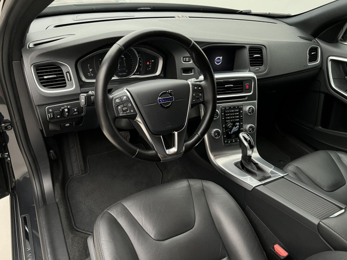 Volvo V60 CC D4 AWD SUMMUM AUT 2.4 d CC CC Summum