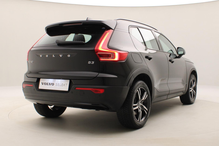 Volvo XC40 B3 DARK PLUS AUT CZ REZERVACE