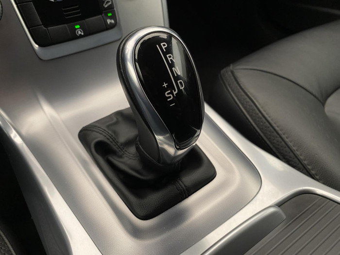 Volvo XC70 D4 AWD SUMMUM AUT CZ 2.4 d Summum