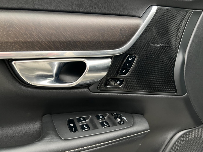Volvo V90 CC D5 AWD PRO AUT CZ 2.0 d CC CC