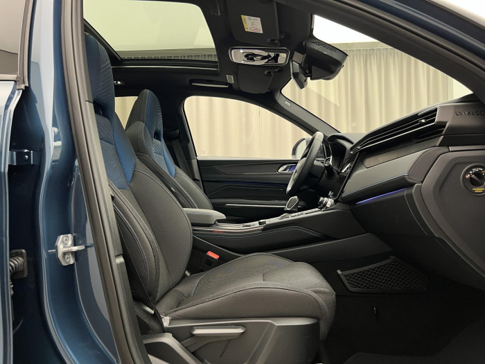 Lynk & Co 01 PHEV DCT 1.maj.