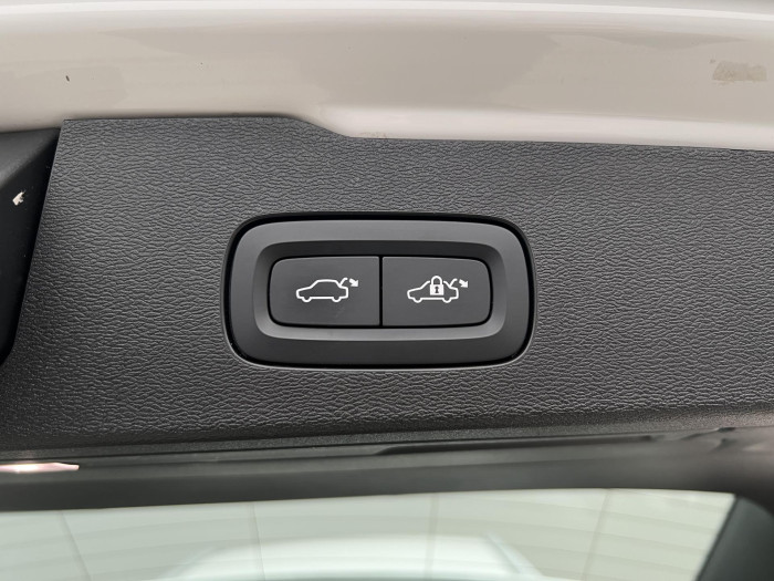 Volvo V60 CC B4 AWD AUT 1.maj 2.0 CC CC