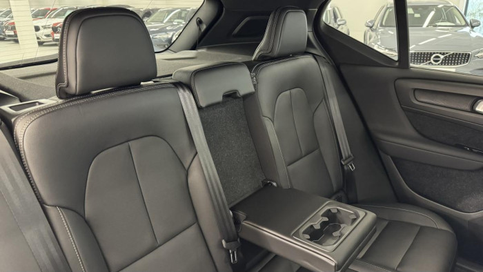 Volvo XC40 D4 AWD R-DESIGN REZERVACE 2.0 d