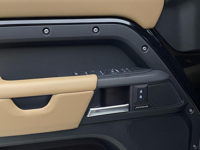 Land Rover Defender 110 D300 X-DYNAMIC HSE AWD AUT 3.0 d Dynamic