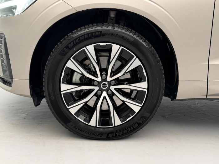 Volvo XC60 B4 AWD PLUS DARK AUT CZ 1.maj