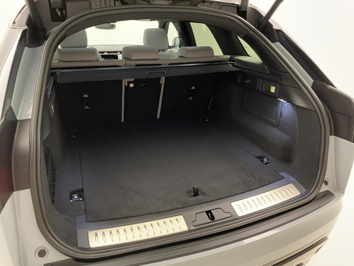 Land Rover Range Rover Velar D300 DYNAMIC SE AWD AUT 3.0 d Dynamic SE