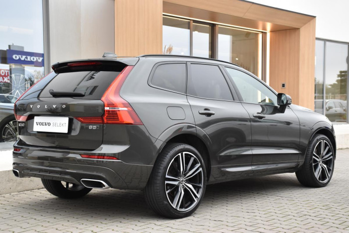 Volvo XC60 B5 AWD R-Design REZERVACE