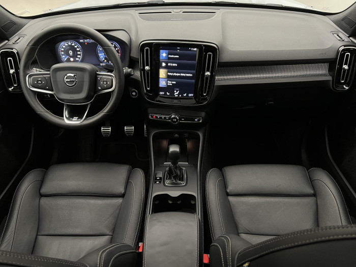 Volvo XC40 T3 R-DESIGN