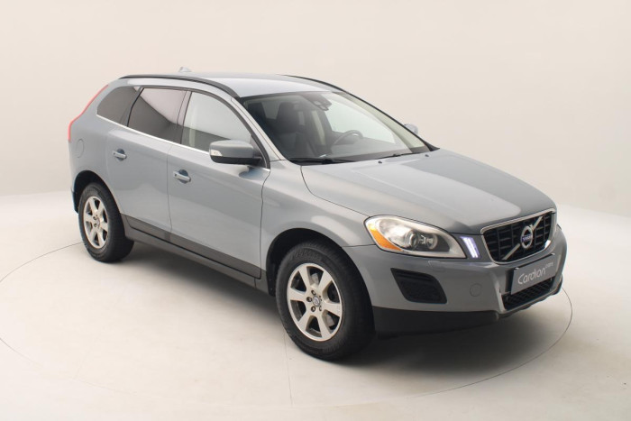 Volvo XC60 D5 AWD MOMENTUM REZERVACE 2.4 d Momentum