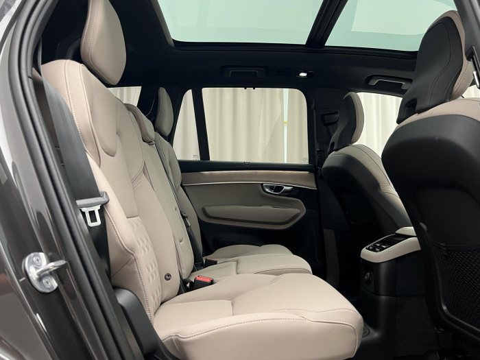 Volvo XC90 T8 AWD RECHARGE PLUS DARK AUT