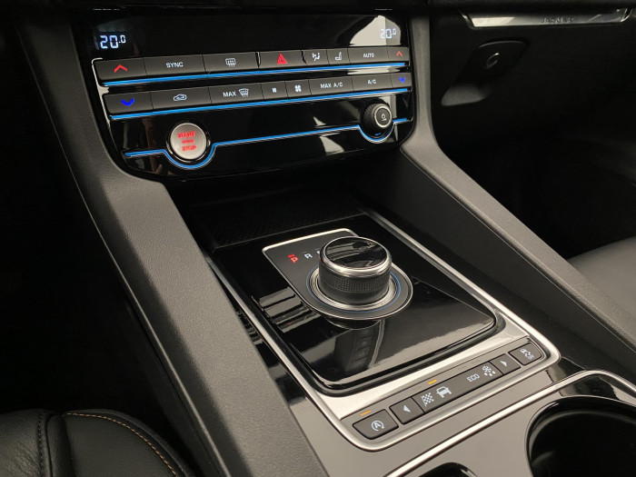 Jaguar F-Pace 35t AWD AUT REZERVACE