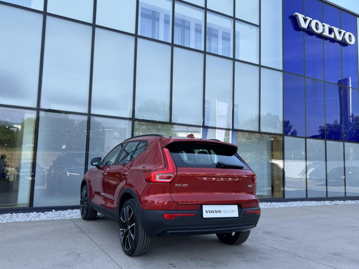 Volvo XC40 B4 AWD DARK ULTIMATE Aut 1.maj