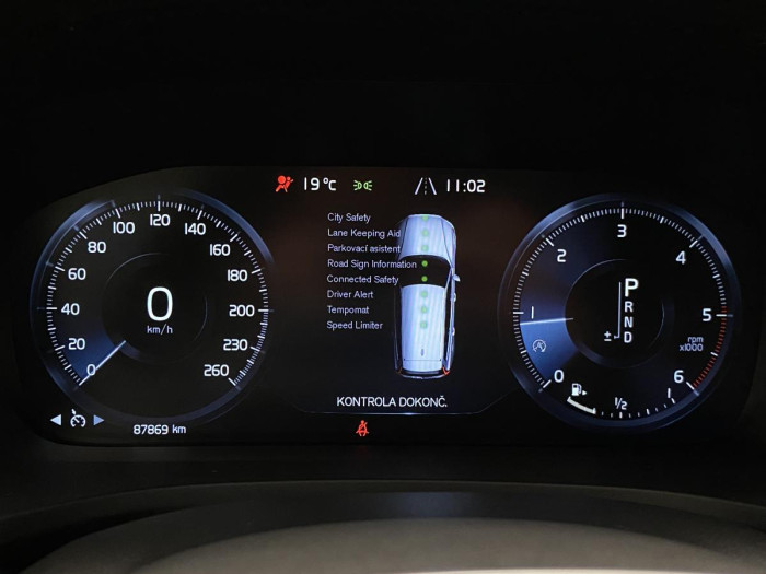 Volvo V60 D4 R-DESIGN AUT REZERVACE 2.0 d